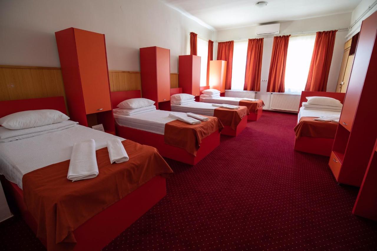 Nepliget Hotel ブダペスト エクステリア 写真