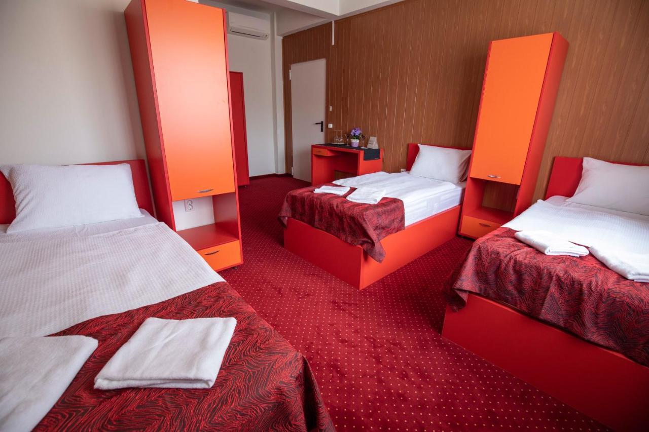 Nepliget Hotel ブダペスト エクステリア 写真