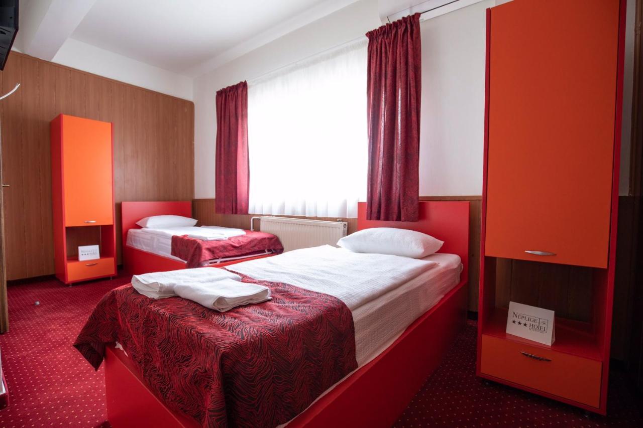 Nepliget Hotel ブダペスト エクステリア 写真