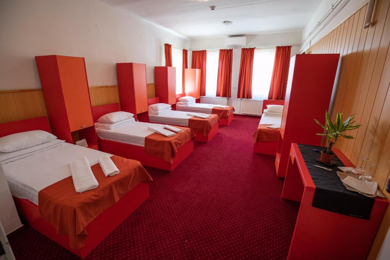 Nepliget Hotel ブダペスト エクステリア 写真